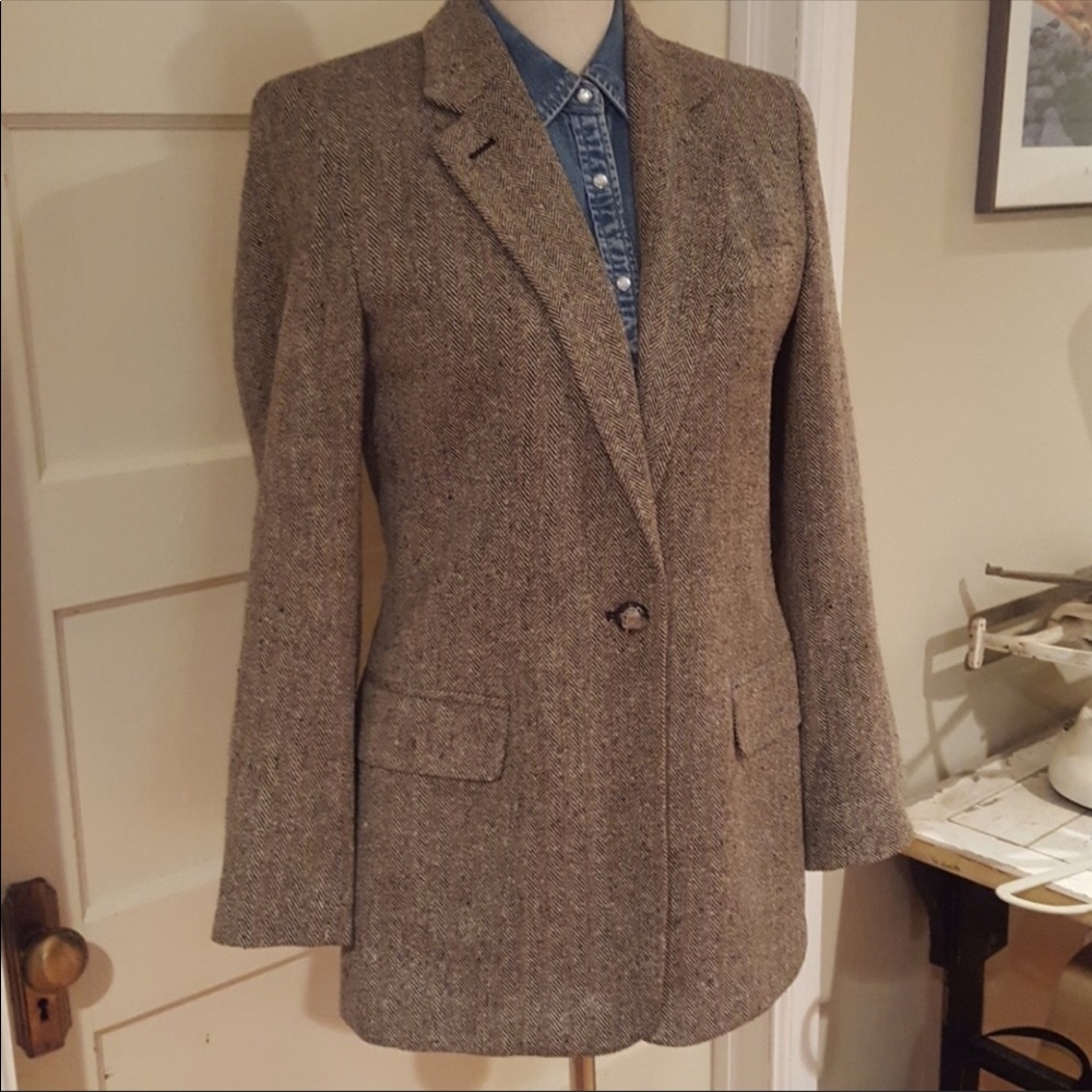 Timeless Ralph Lauren tweed blazer